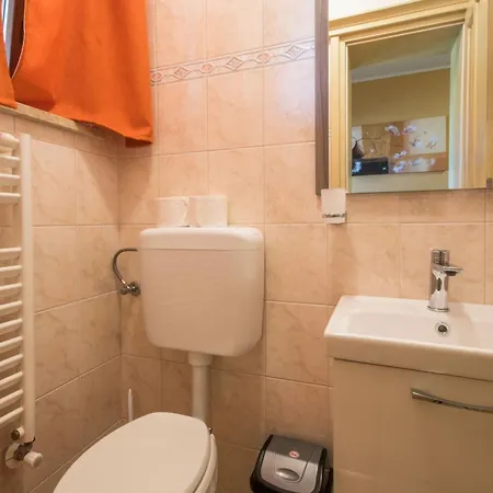 펜션 Dino I Karla, A Spacious And Beautiful In A Calm Village Gradisce (Istria)