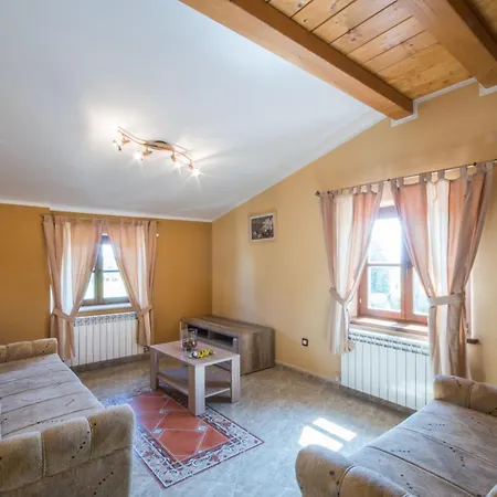 Tatil Evi Dino I Karla, A Spacious And Beautiful In A Calm Village *