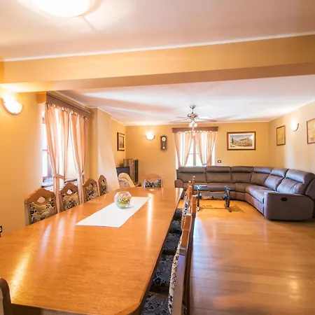 Dino I Karla, A Spacious And Beautiful In A Calm Village Gradisce (Istria)