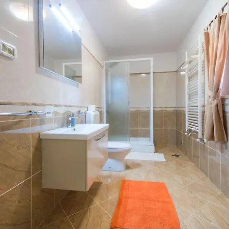 Dino I Karla, A Spacious And Beautiful In A Calm Village *
