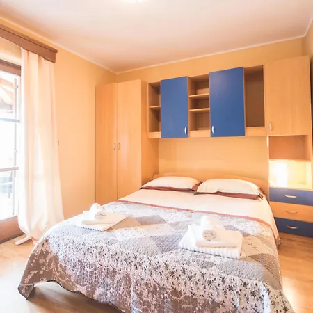 Dino I Karla, A Spacious And Beautiful In A Calm Village Gradisce (Istria)