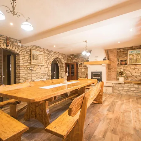 Dino I Karla, A Spacious And Beautiful In A Calm Village 펜션 Gradisce (Istria)